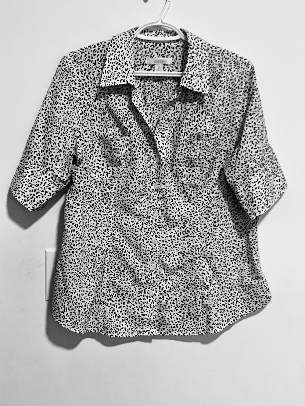 Chico’s Black White Cheetah Print Button up No Iron Collared Short Sleeve Blouse